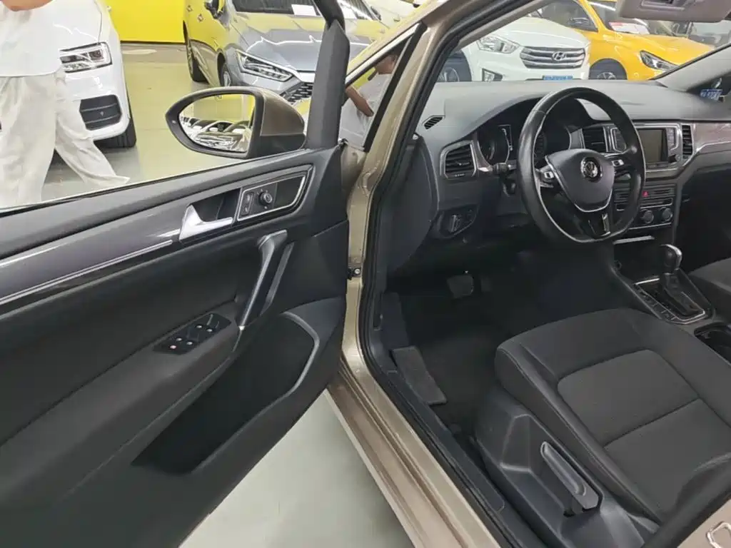 Volkswagen Golf Sportsvan — миниатюра 16