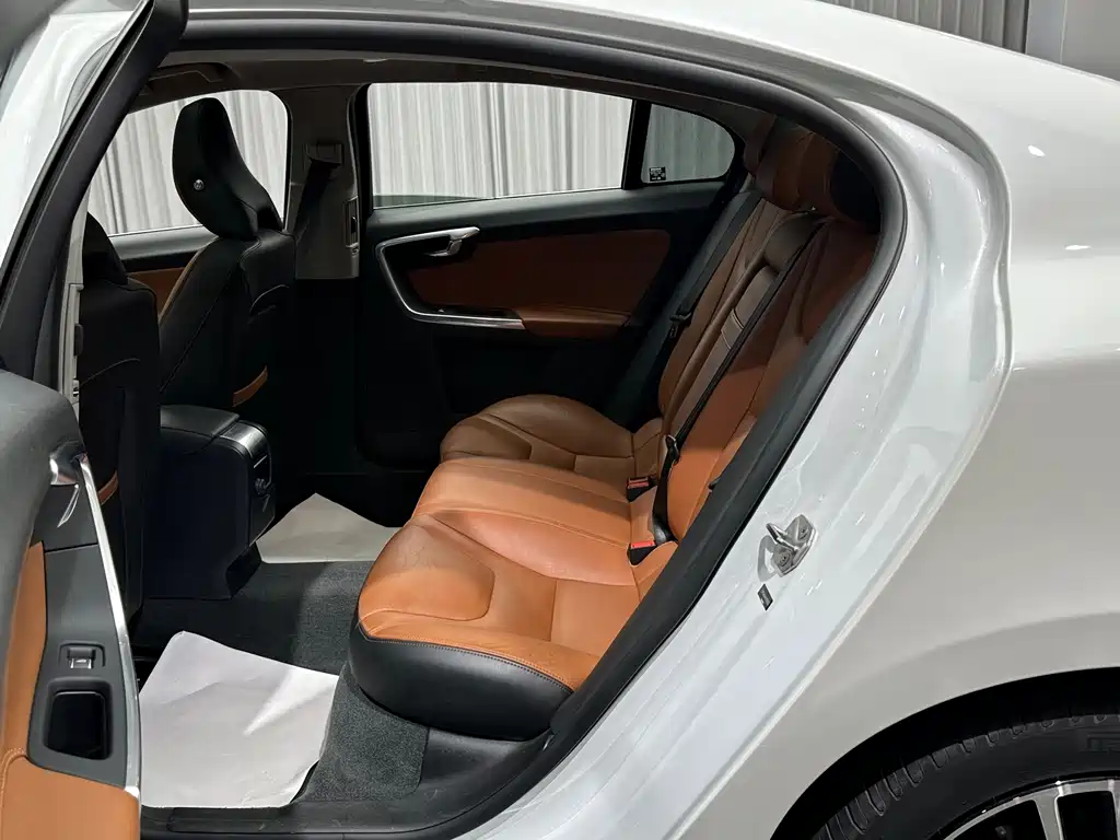 Volvo S60 — миниатюра 14