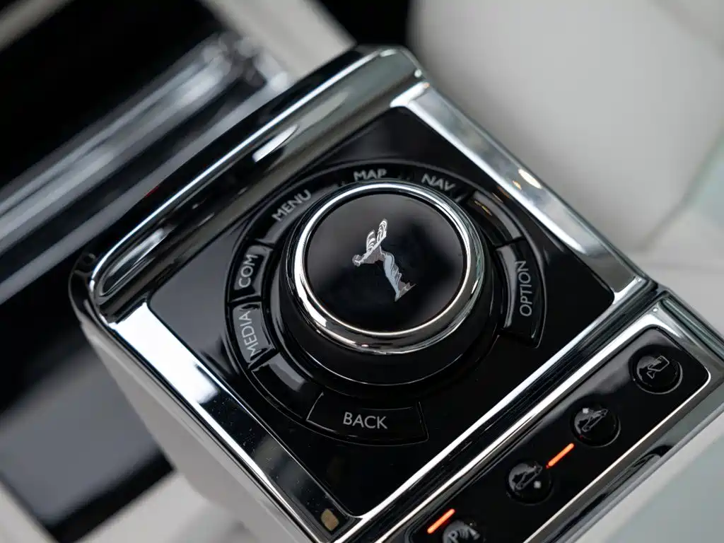 Rolls-Royce Phantom — миниатюра 17