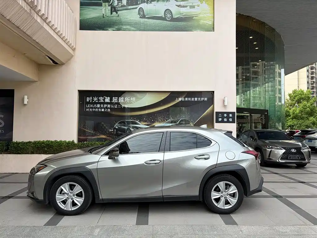 Lexus UX — миниатюра 2