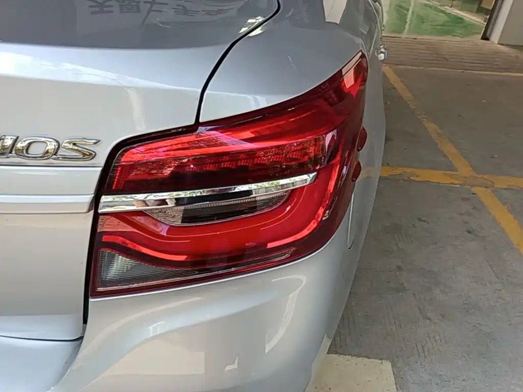 Toyota Vios — миниатюра 8