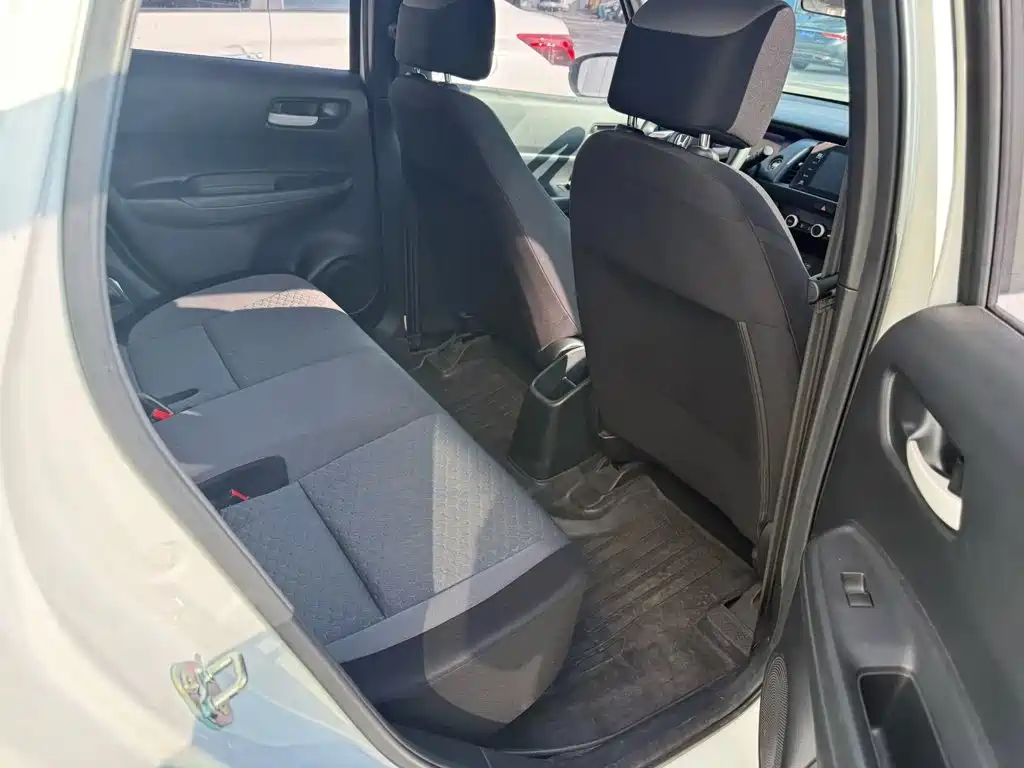 Honda Fit — миниатюра 8