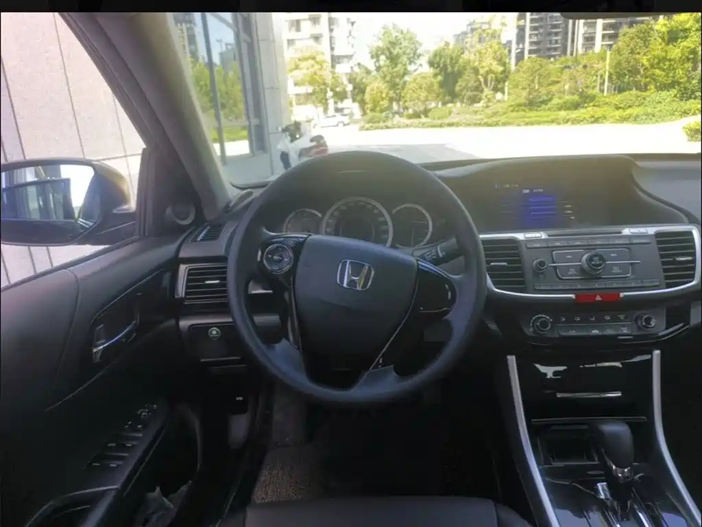 Honda Accord — миниатюра 25