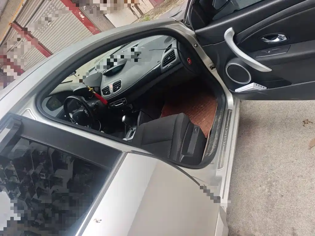 Renault Fluence — миниатюра 19