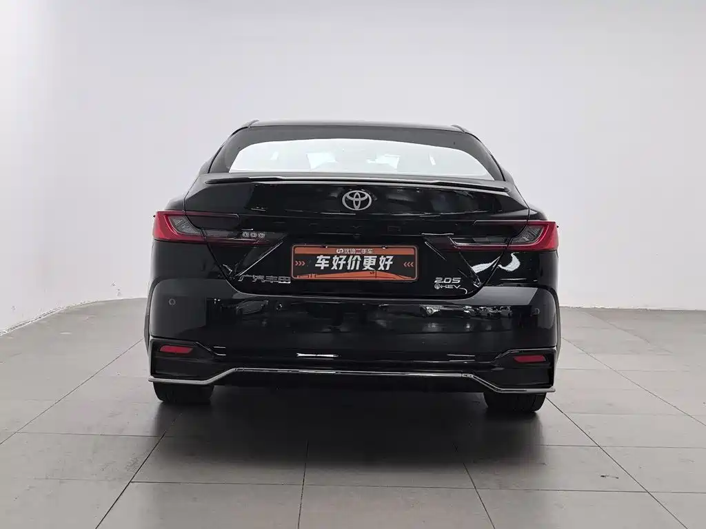 Toyota Camry — миниатюра 4