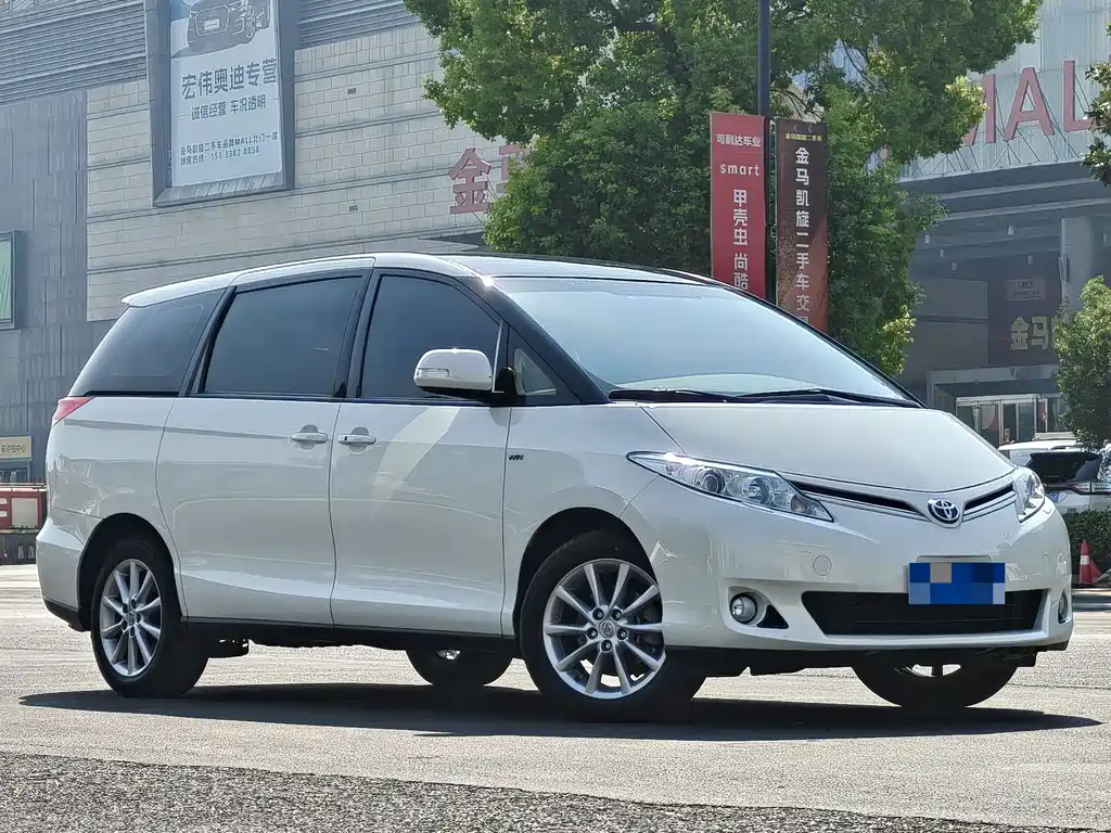 Toyota Previa — миниатюра 3