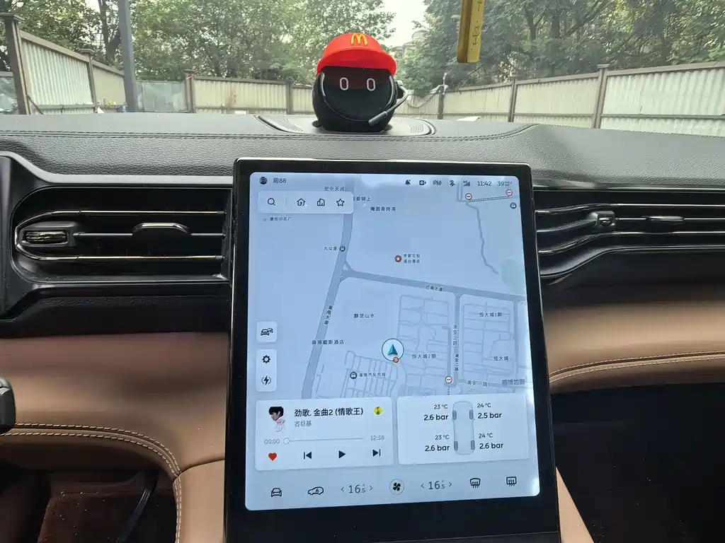 NIO ES6 — миниатюра 14