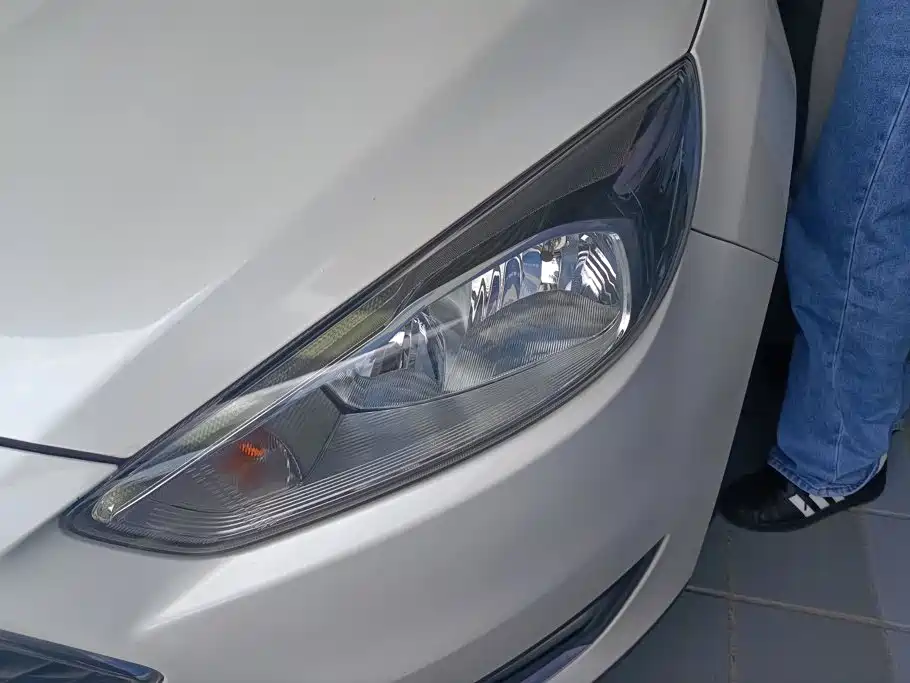Ford Focus — миниатюра 5