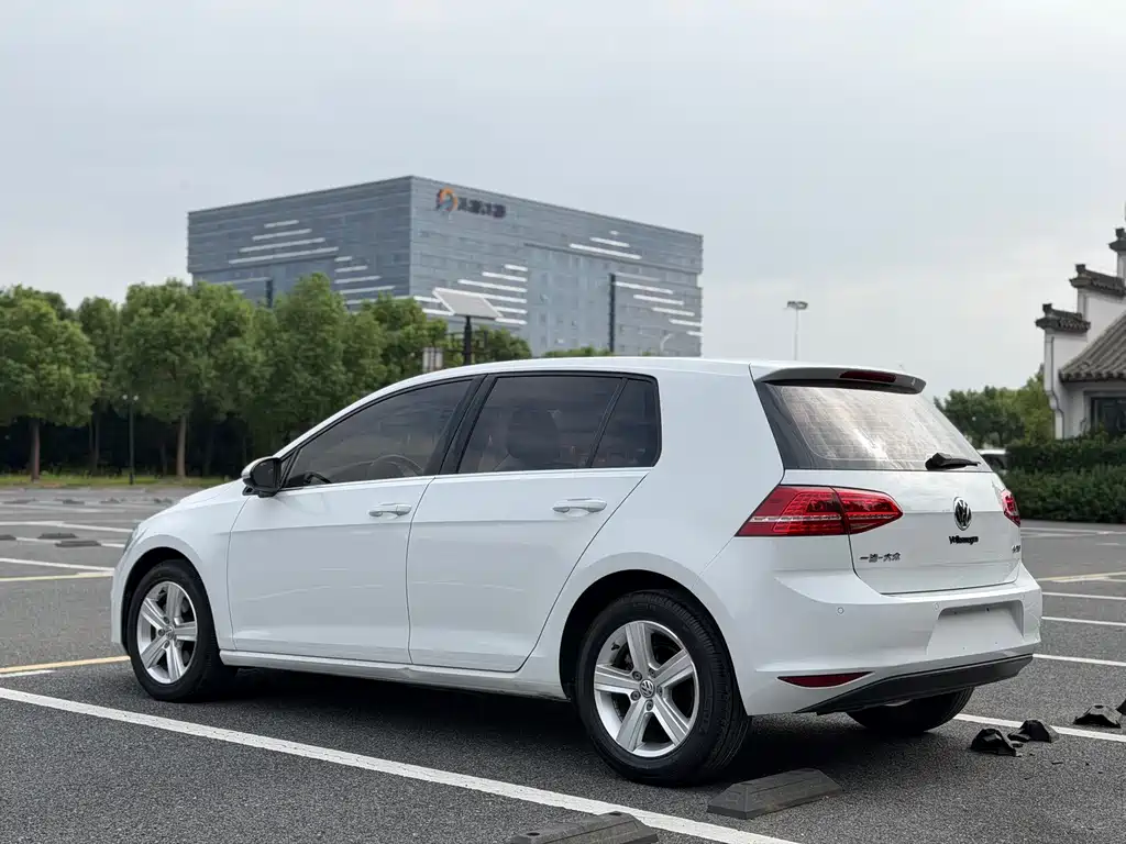 Volkswagen Golf — миниатюра 5