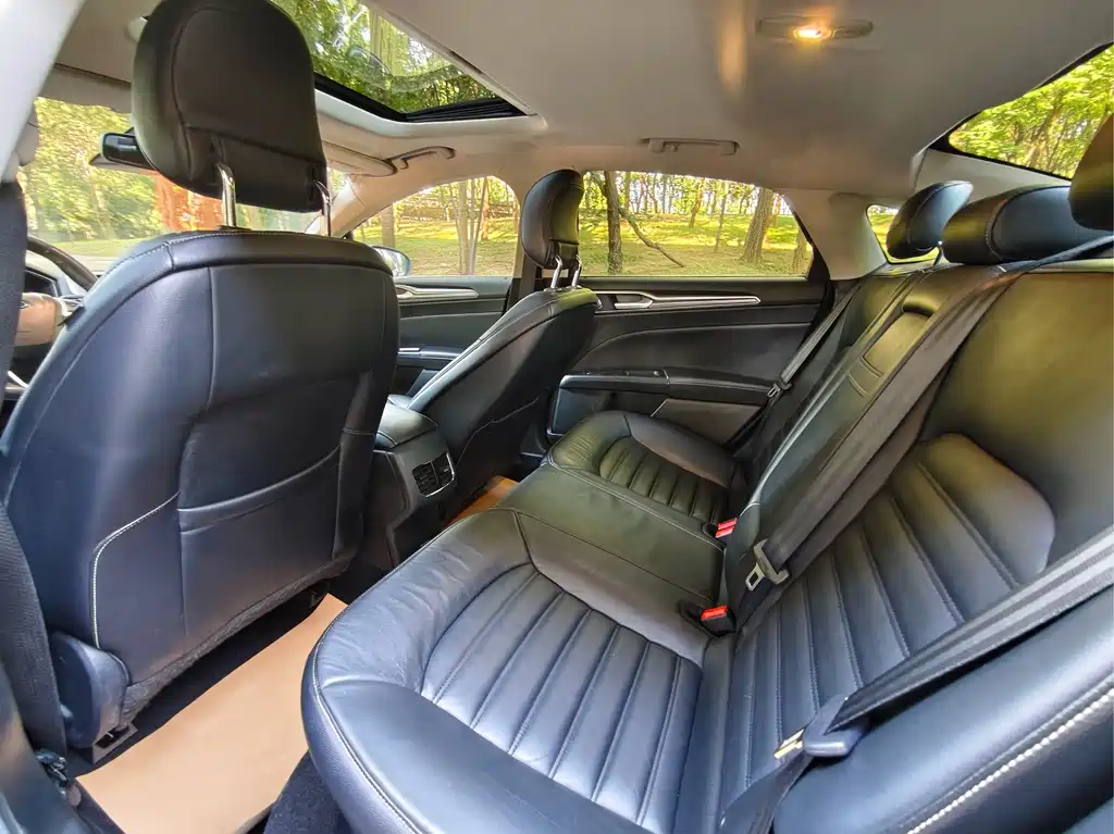 Ford Mondeo — миниатюра 10