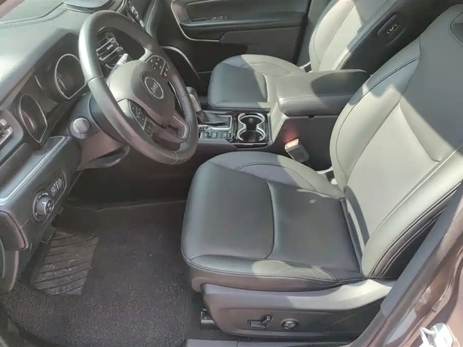 JEEP GRAND COMMANDER