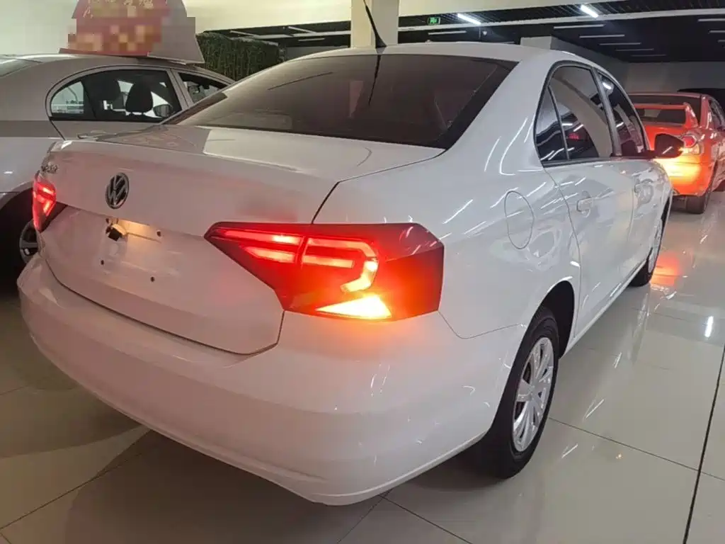 Volkswagen Jetta — миниатюра 7