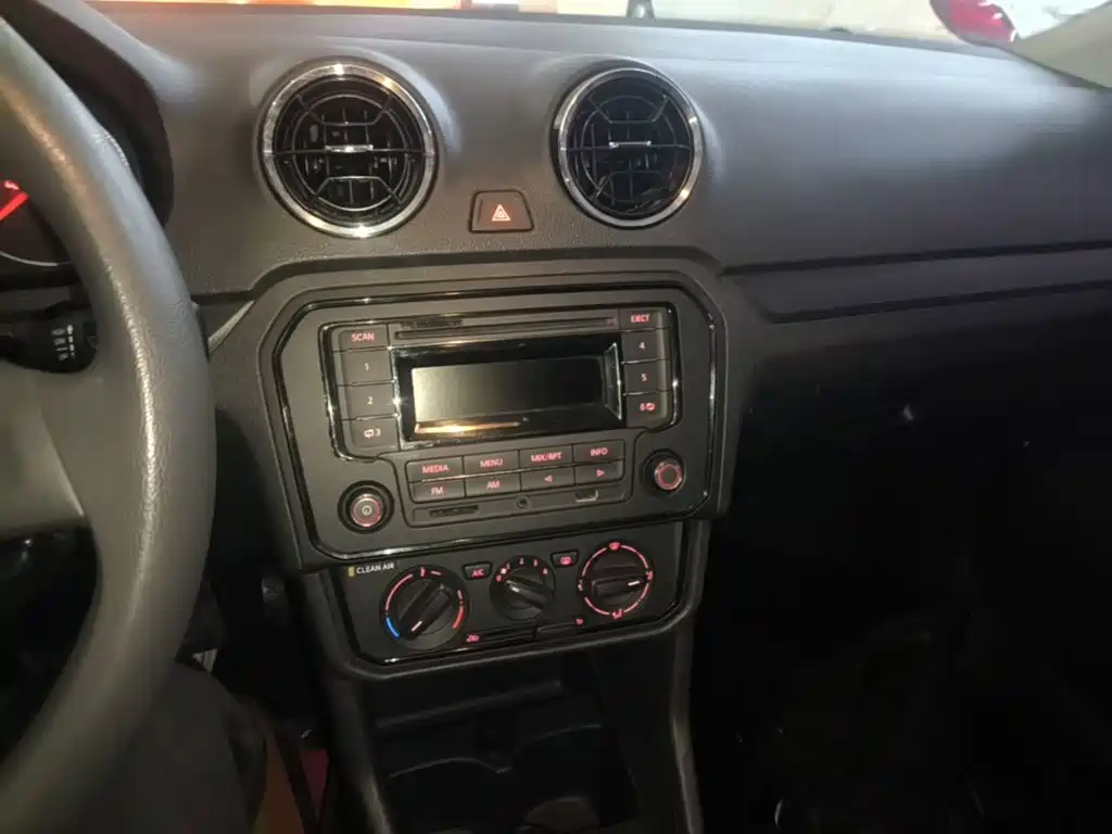 Volkswagen Jetta — миниатюра 13