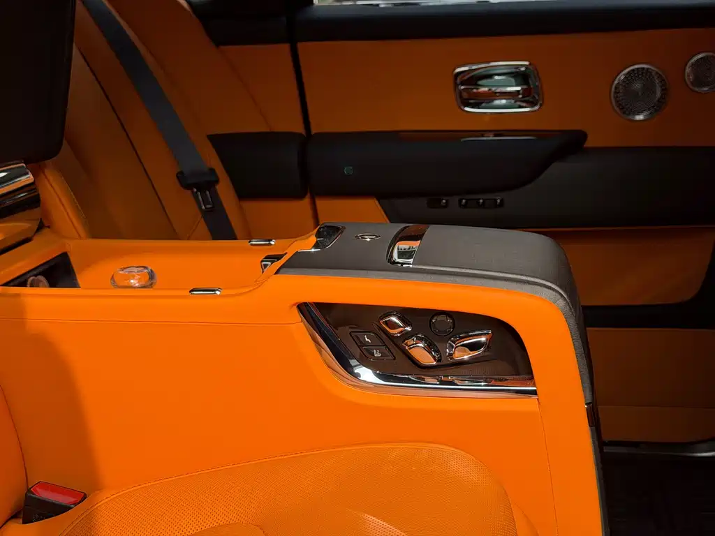 Rolls-Royce Cullinan — миниатюра 15