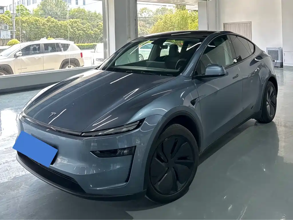 Tesla Model Y 2025