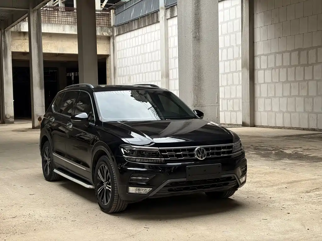 Volkswagen Tiguan L L 2018 380TSI AT Luxury