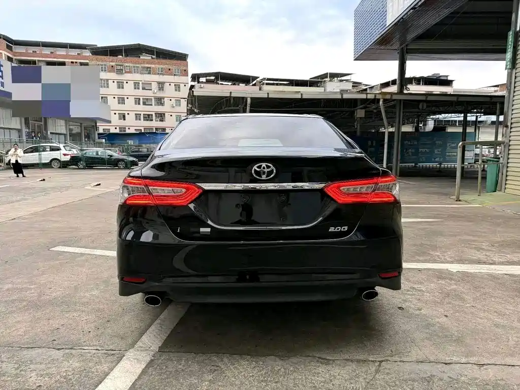 Toyota Camry — миниатюра 6
