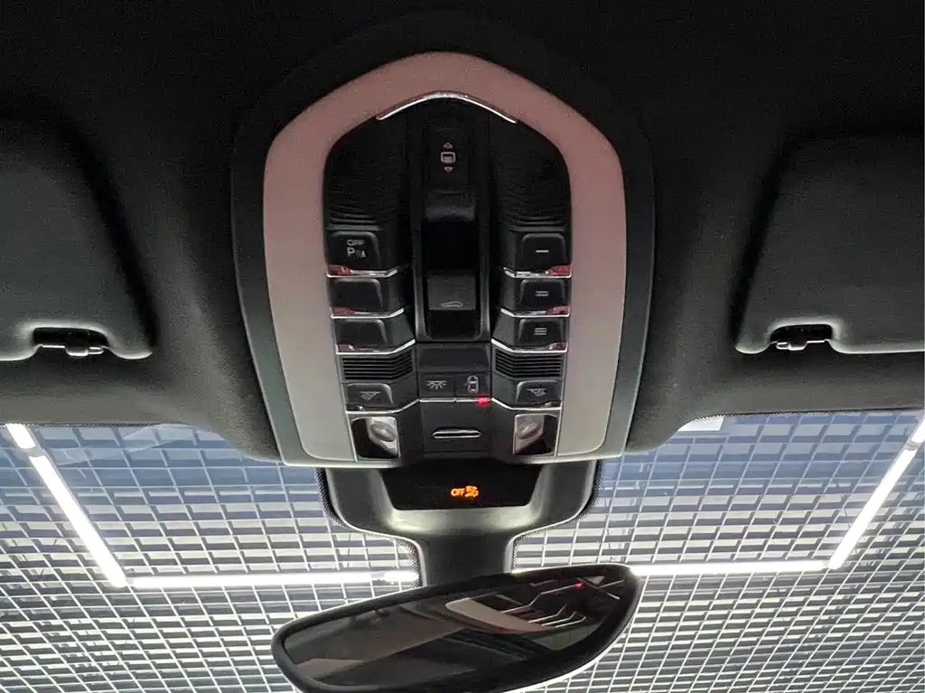 Porsche Macan — миниатюра 17