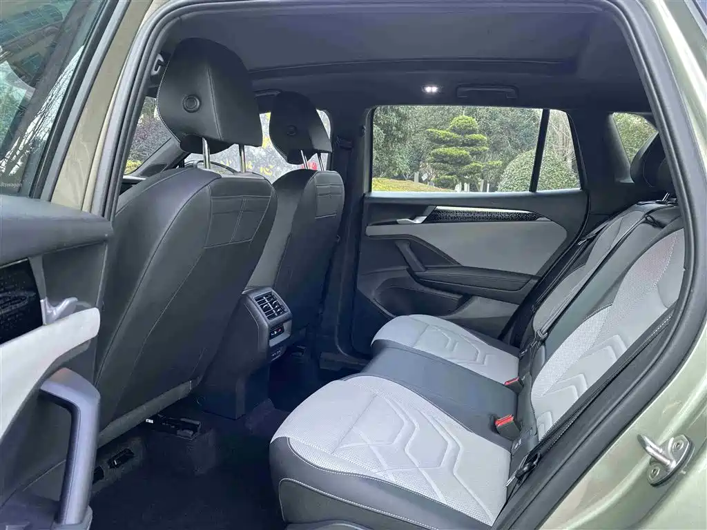 Volkswagen Tayron 2025 L 380TSI Luxury Easy
