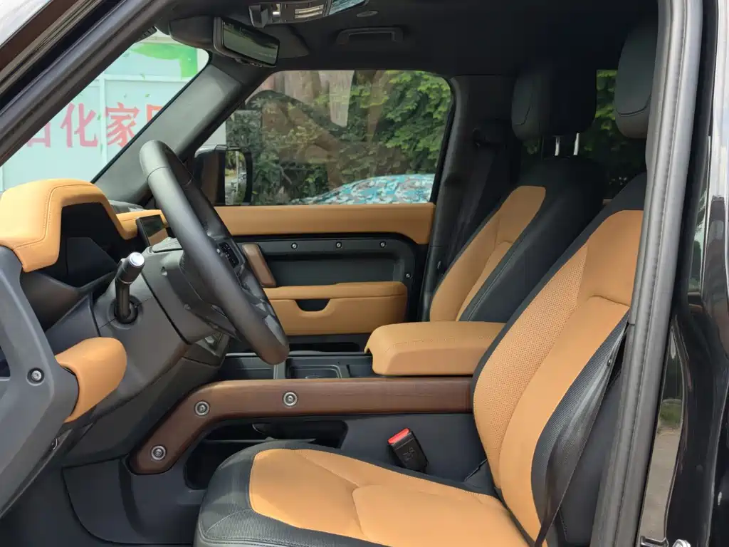 Land Rover Defender — миниатюра 5