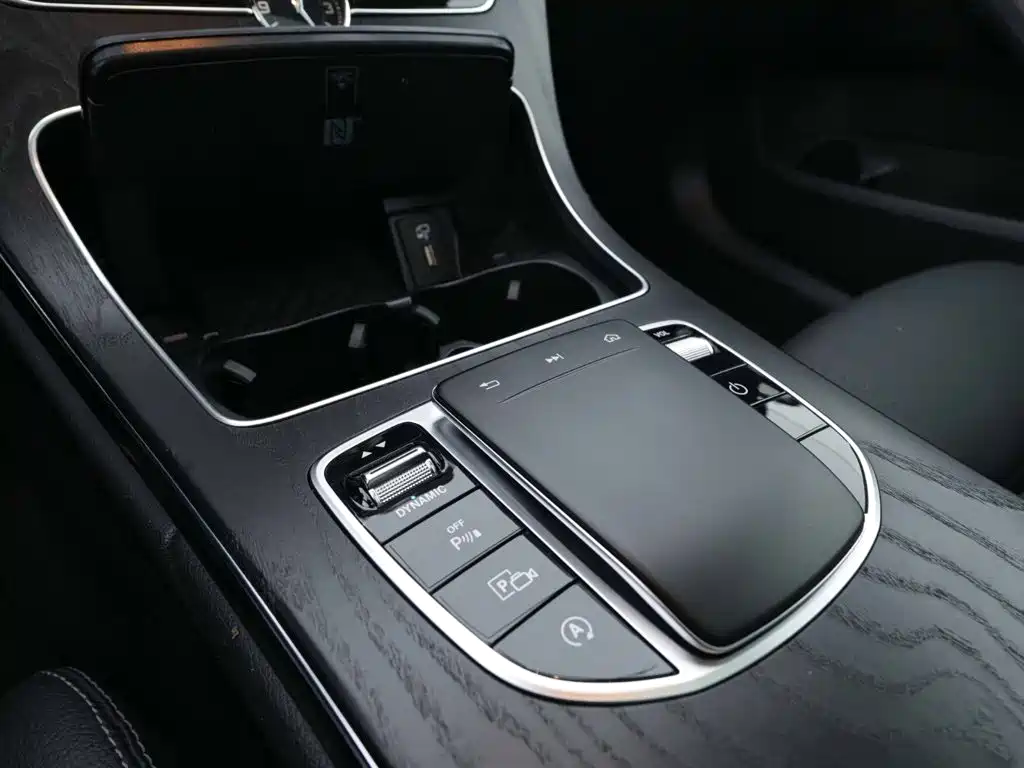 Mercedes-Benz C-Class — миниатюра 15