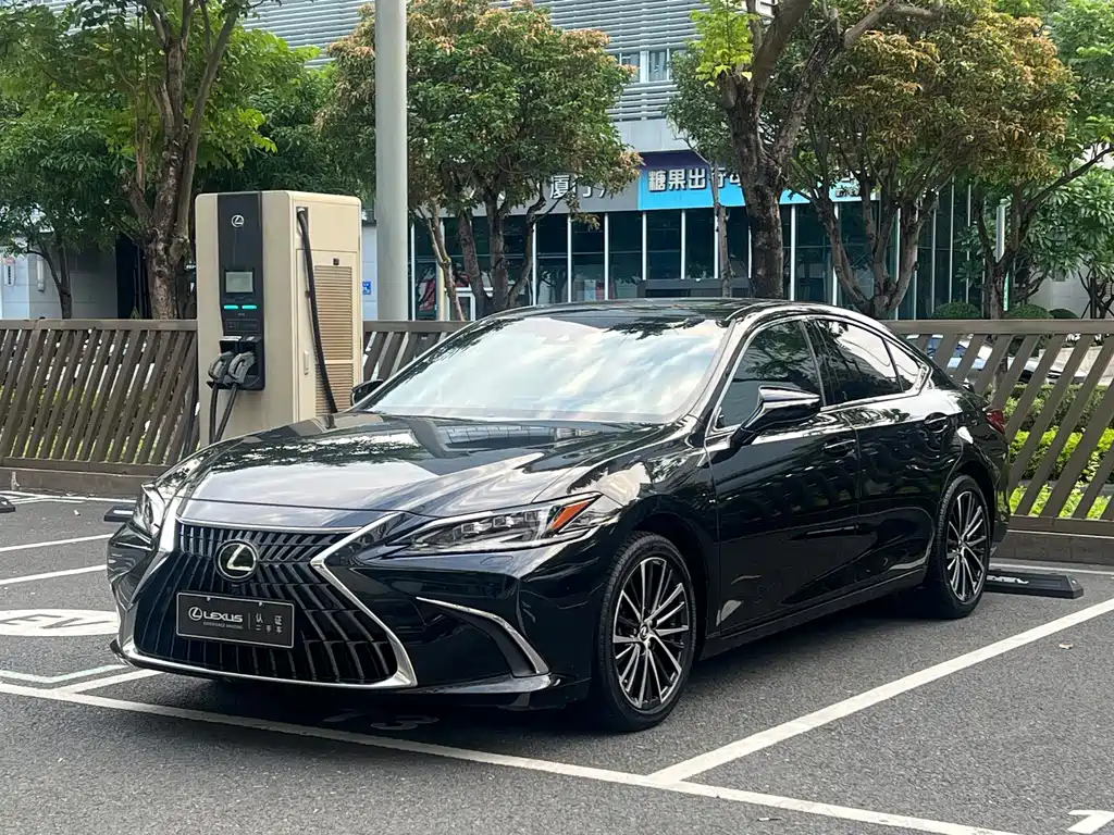 Lexus ES — миниатюра 4