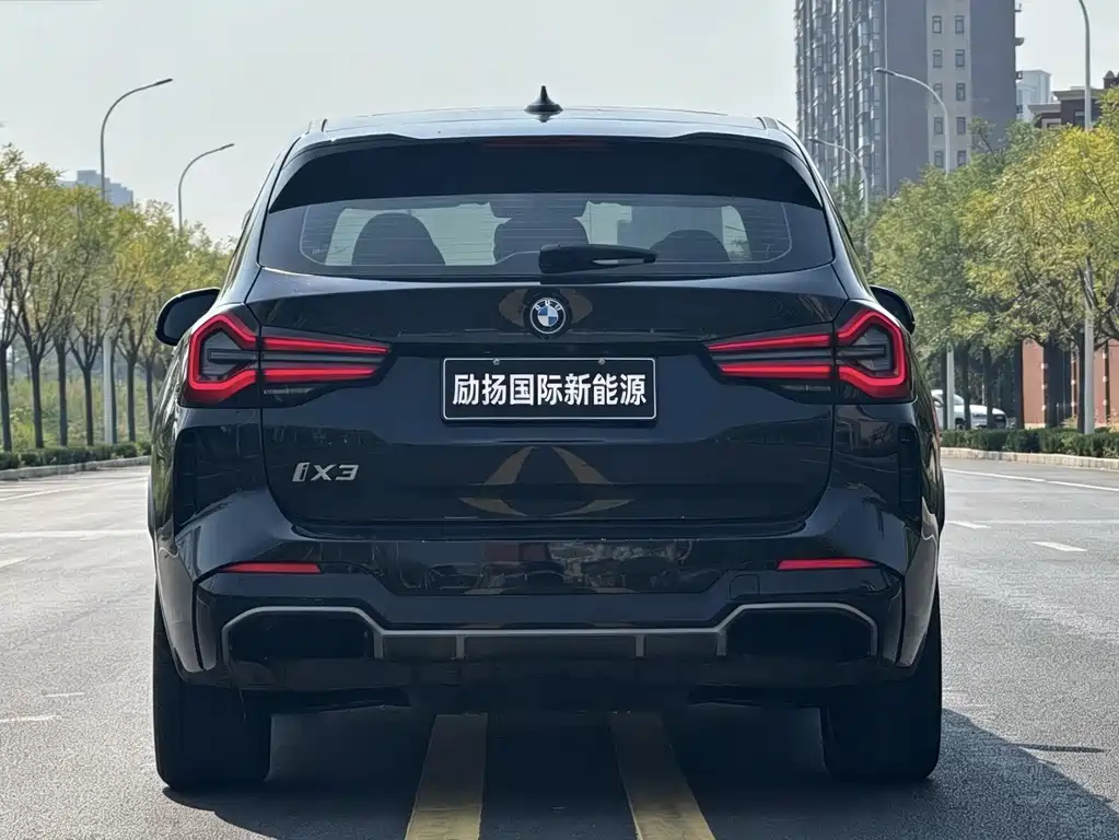 BMW iX3 — миниатюра 8