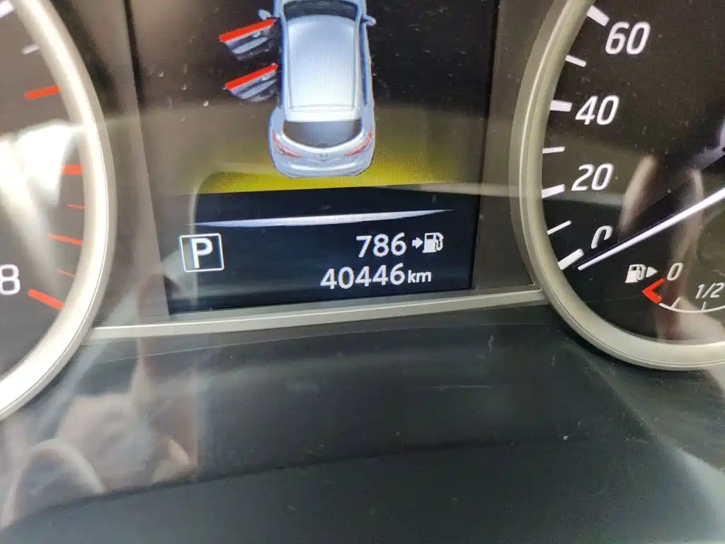 Nissan Tiida — миниатюра 8