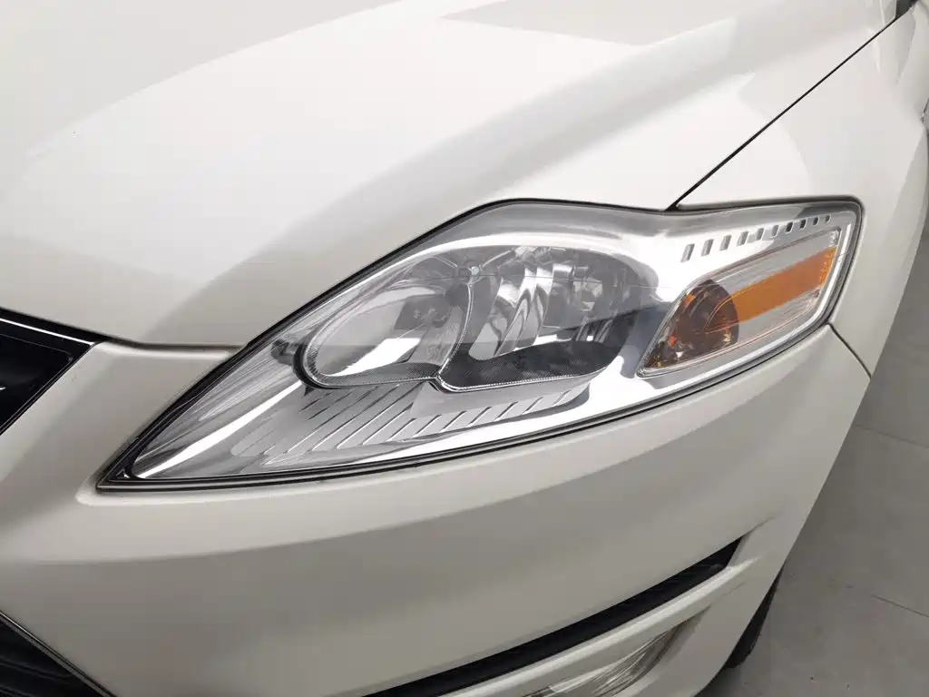 Ford Mondeo Zhisheng — миниатюра 7