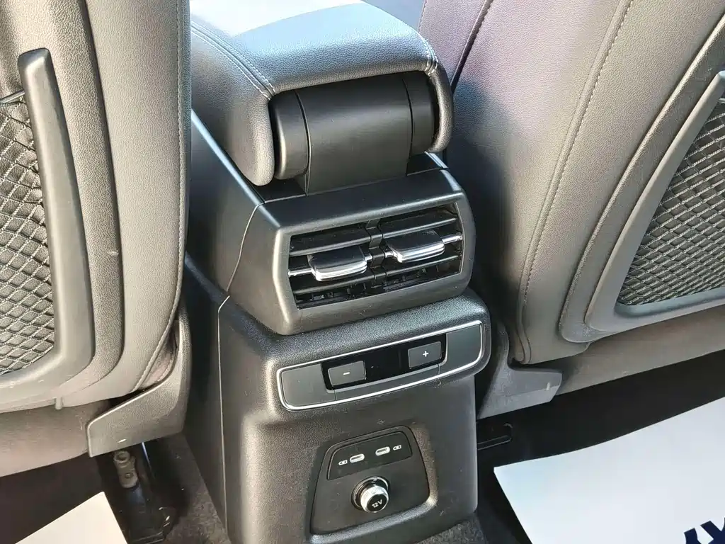 Audi Q4 e-tron — миниатюра 14