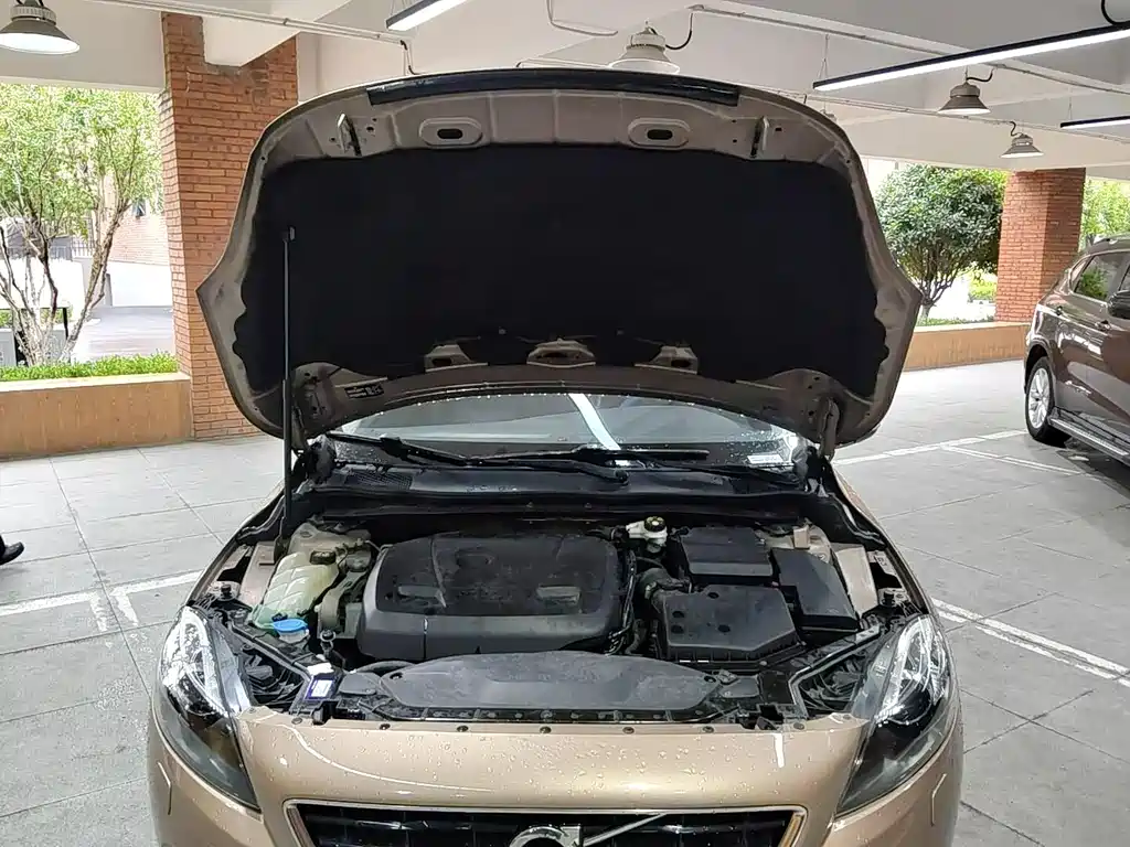 Volvo V40 — миниатюра 19