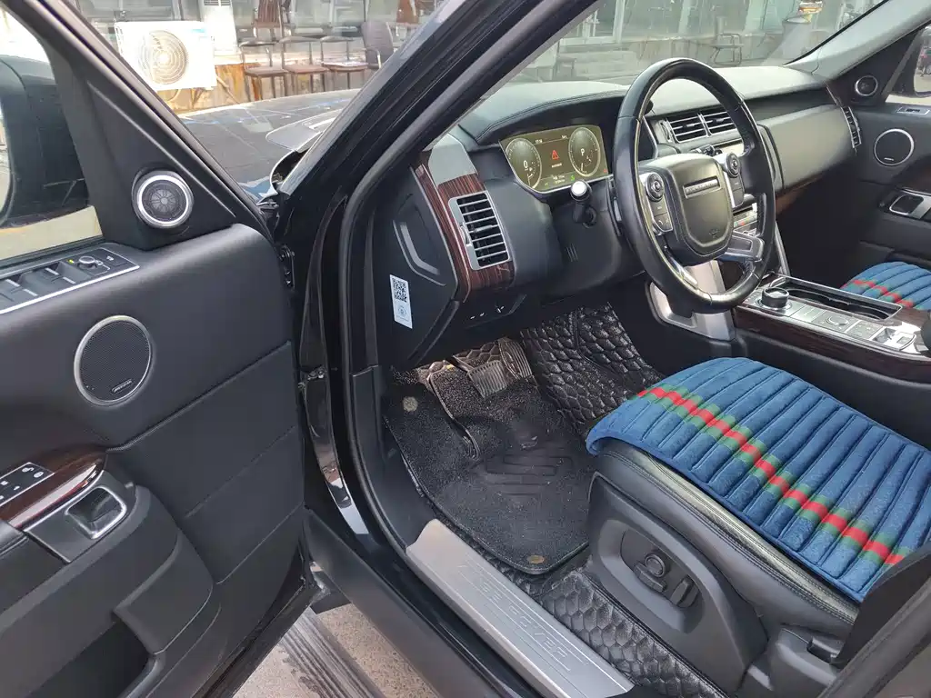 Land Rover Range Rover — миниатюра 7