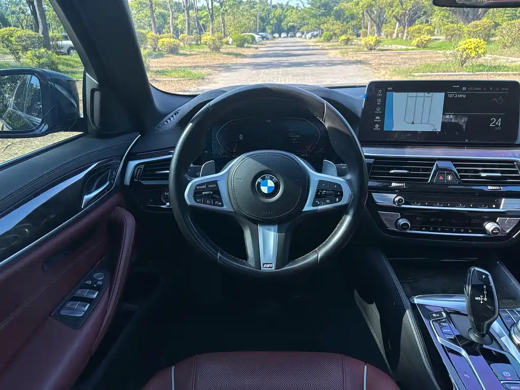BMW 5 Series — миниатюра 17