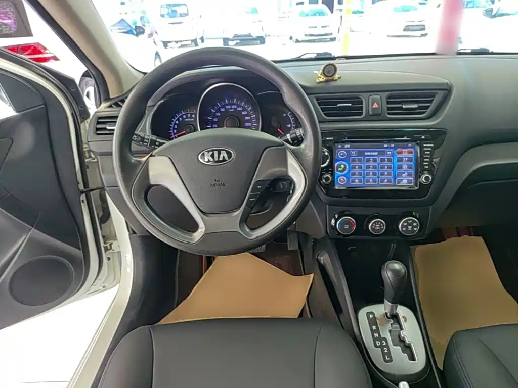 Kia K2 — миниатюра 11