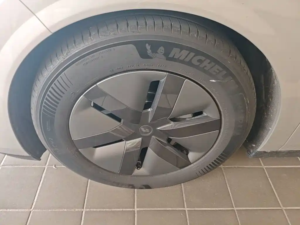 Li Auto Li MEGA — миниатюра 23