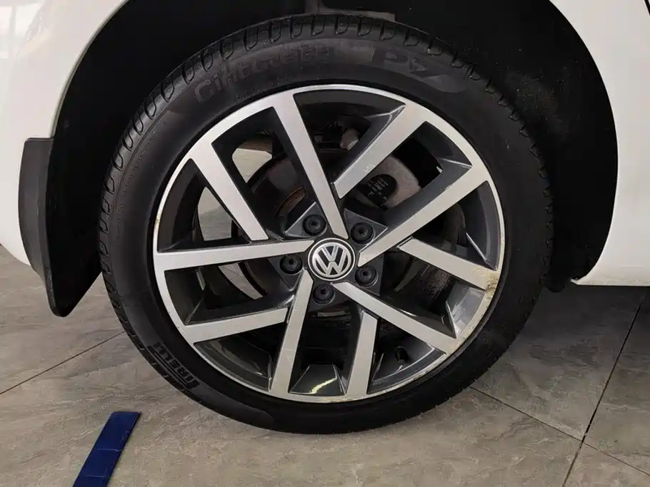 Volkswagen Golf — миниатюра 6