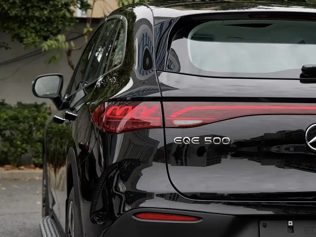 MERCEDES-BENZ EQE SUV