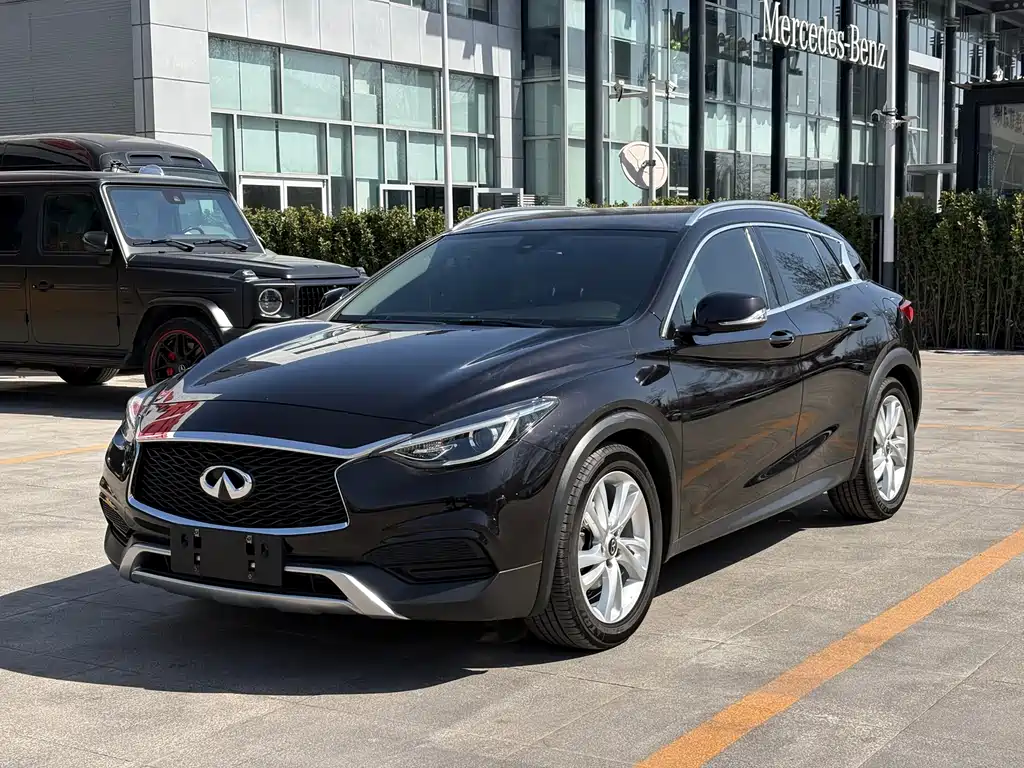 INFINITI QX30