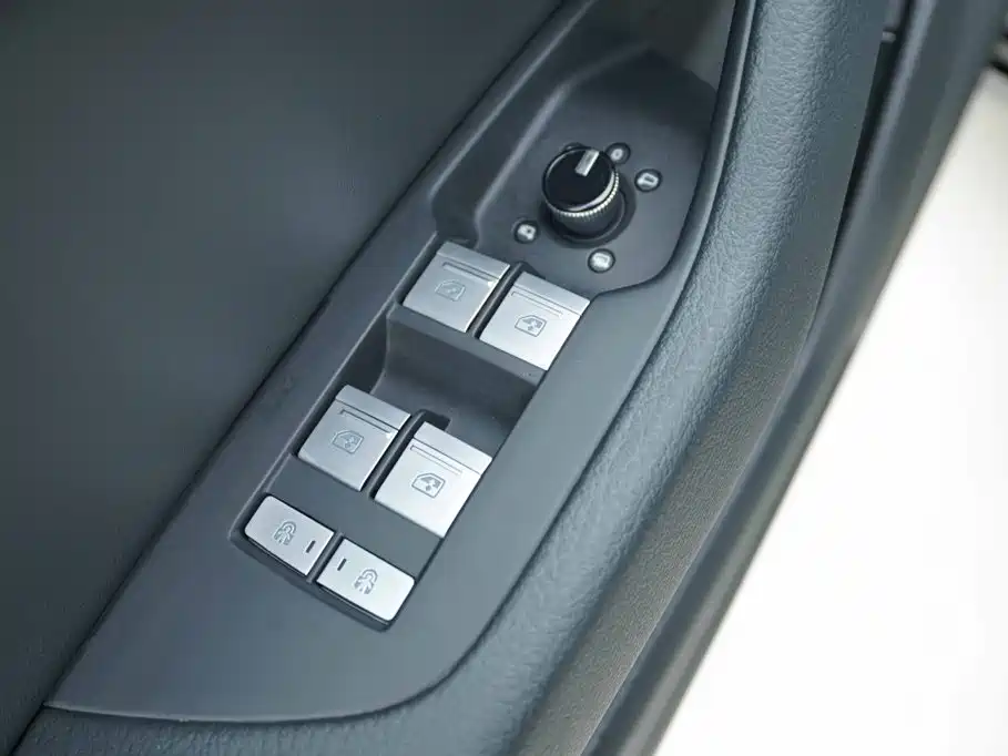Audi A6L — миниатюра 10
