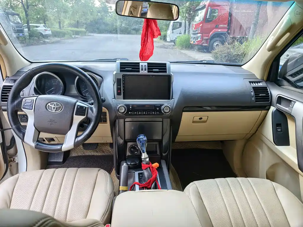 Toyota Land Cruiser Prado 2014 2.7L AT Standard