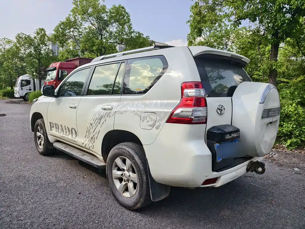 Toyota Land Cruiser Prado 2014 2.7L AT Standard