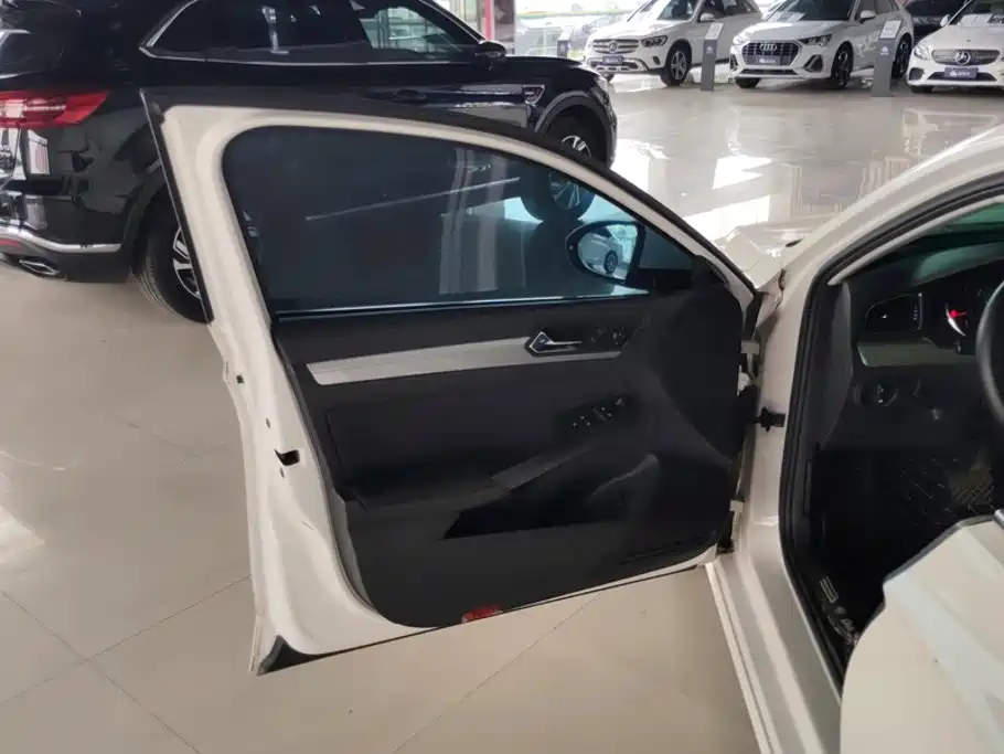 Volkswagen Lamando — миниатюра 7