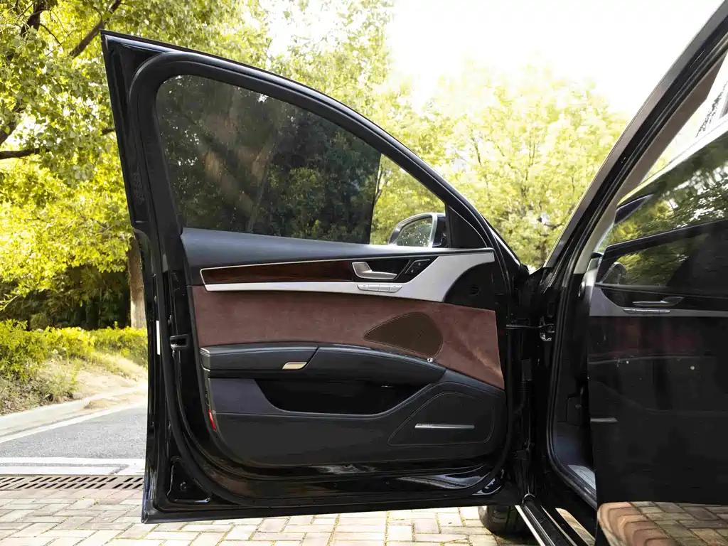 Audi A8 — миниатюра 8