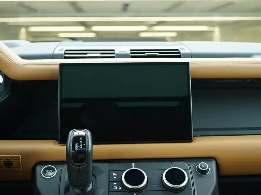 Land Rover Defender — миниатюра 17