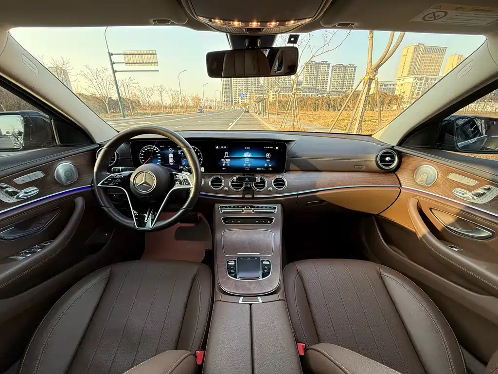 MERCEDES-BENZ E CLASS