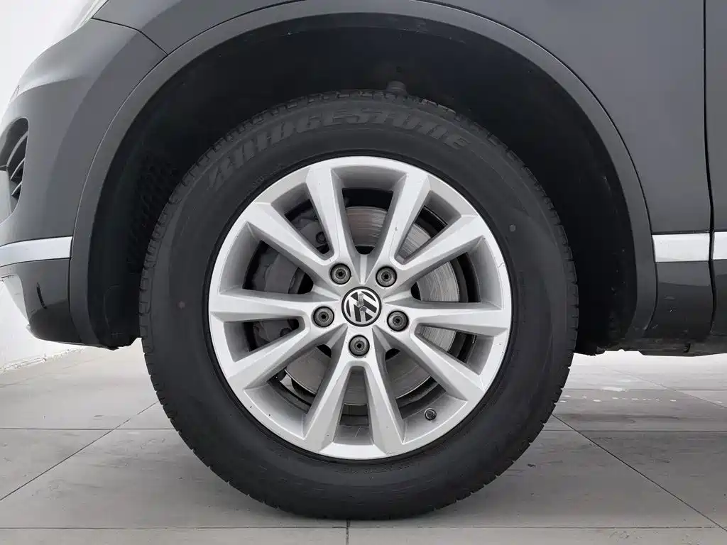 Volkswagen Touareg — миниатюра 17