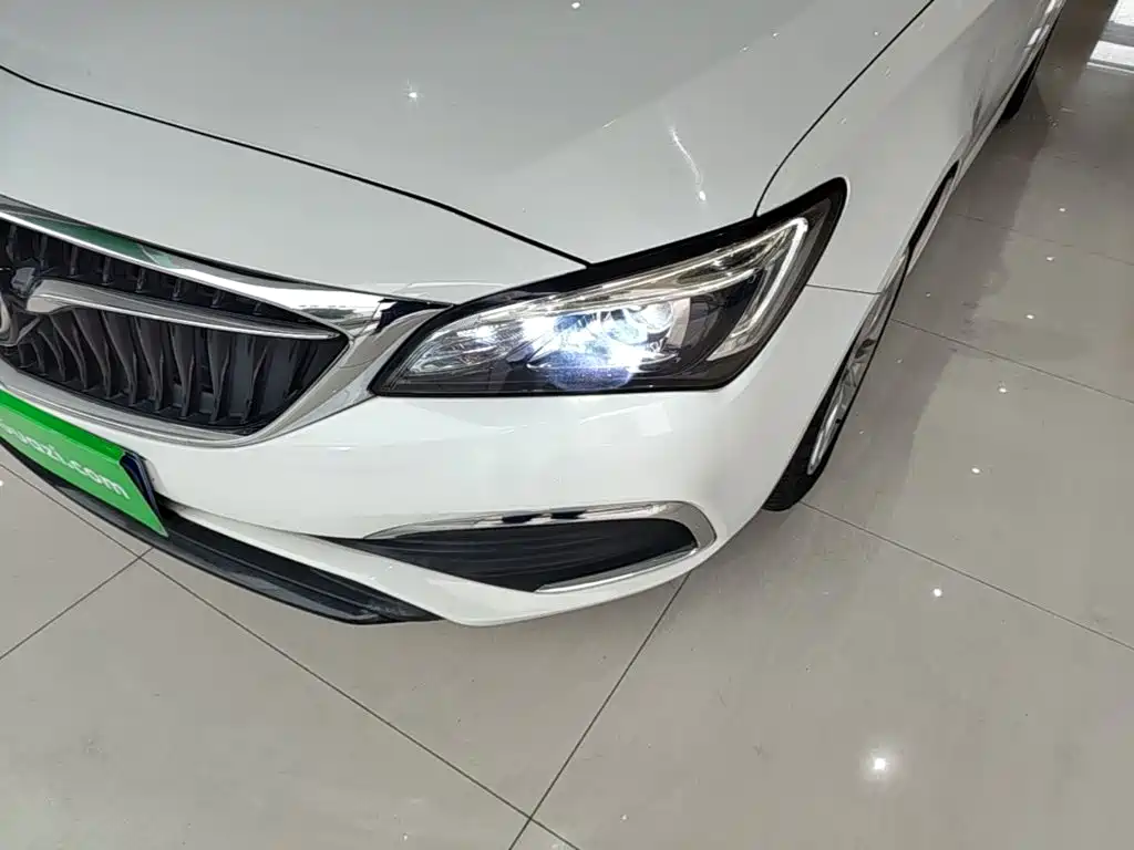 Buick Verano — миниатюра 24