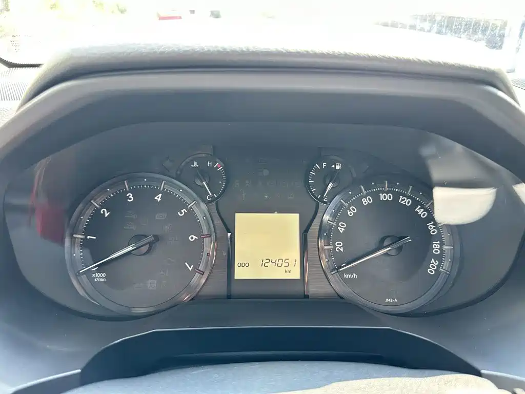 Toyota Prado — миниатюра 4