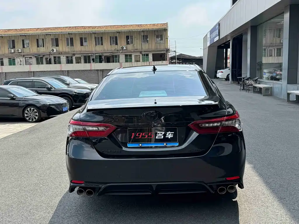 Toyota Camry — миниатюра 7