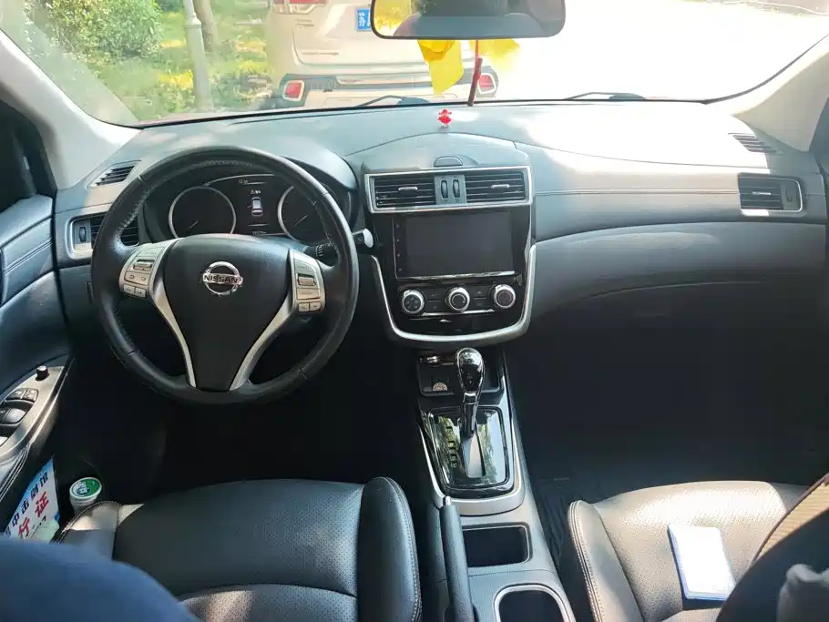 Nissan Tiida — миниатюра 12